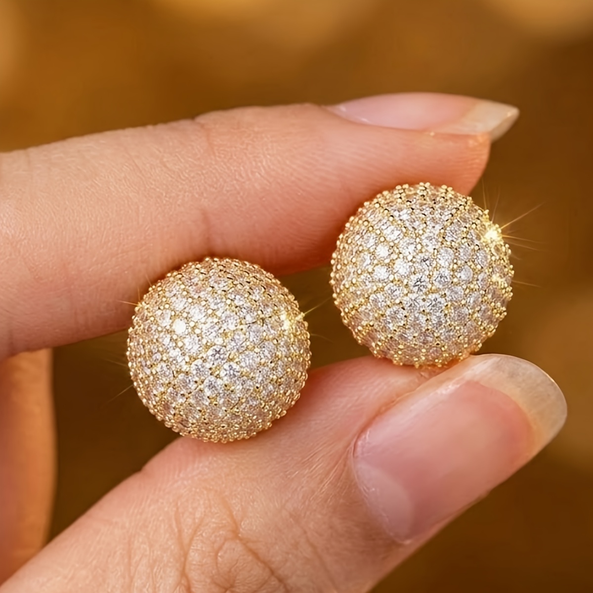 Luxurious Sparkling Full-Pave Synthetic Zirconia Round Stud Earrings